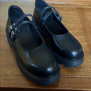 NWOT Vagabond Cosmo 2.0 Mary Jane Loafers